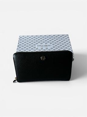 ANNA VIRGILI Black Pebbled Leather Zip Wallet NWT